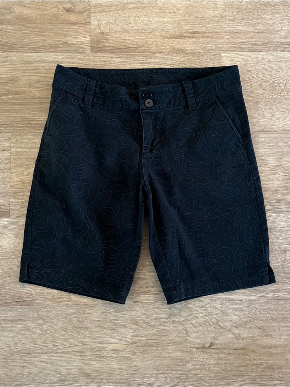 Kavu Women’s Black Topography Printed Bermuda Shorts Size 6